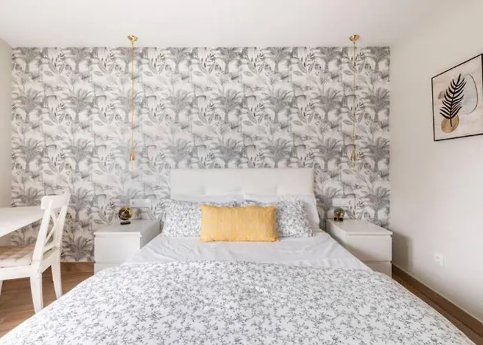 El Toison De Oro 11 Garaje Gratis